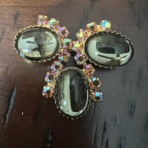 Vintage gold toned Metal Brooch Pin Aura borealis Rhinestone